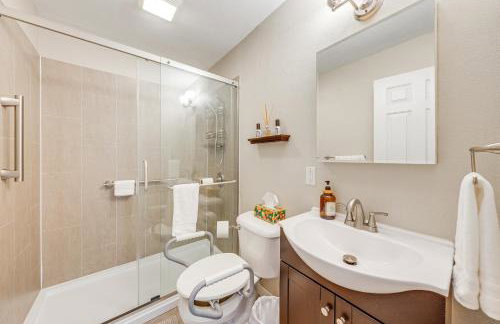 5 Mi to Dtwn Rockford Pet-Friendly Home with Yard! - Foto 16