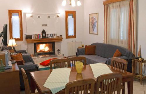 Forest Cosy House - Lagkadia Amazing View - Photo 3