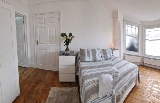 Peaceful Well Equipped Flat Near Central London - Foto 11