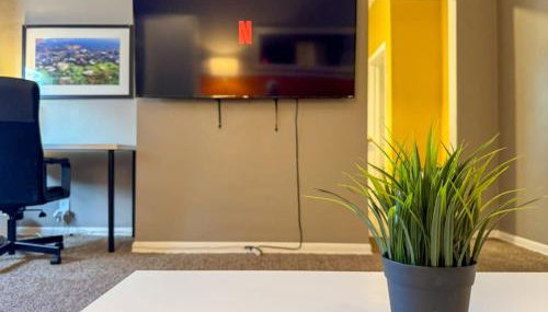 6 Beds plus Sofa Bed Sleeps 8 Spacious Crew Housing - Foto 3