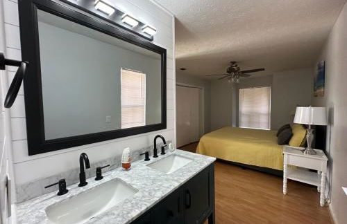 Beautiful House Sleeps 12 - Hot Tub - Breakfast - Walk to Beach - Foto 19