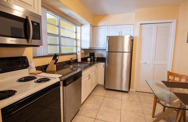 Palm Beach Waterfront Suites - Photo 53