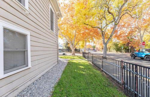 A+ 2 BR Victorian Home away from Home - Foto 12