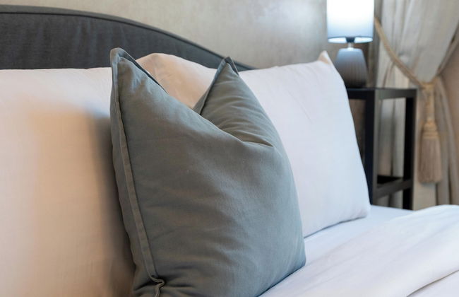 Lux BnB I Souk Al Bahar I Burj Khalifa Views - Photo 6