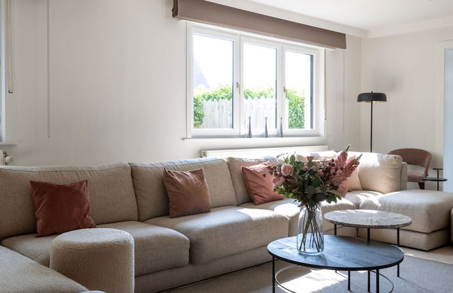 Charming Villa With Indoor Swimming Pool, Near the Beach and Town Centre - Foto 1