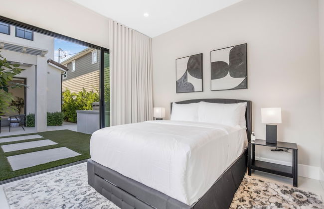 Villa Camellia - Charming 5 BR Home in the Heart of Studio City - Photo 7