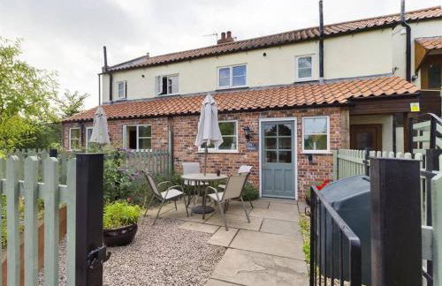 Two Bedroom Cottage (rural setting with good Access links) - Photo 19