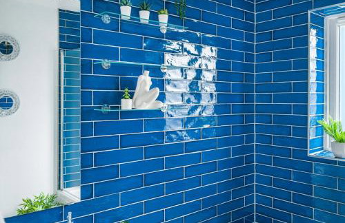 3BR Home with Garden & Free Parking - Foto 37