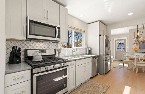 CSU Hideaway King Bd, Backyard Oasis, EV Charger - Foto 53