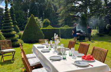 CRESSY HALL - Historic Grade II Listed Manor, Gorgeous Topiary Garden - Foto 16