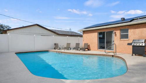 Gulf Coast Getaway Pool Mini Putt Fenced Yard - Foto 2