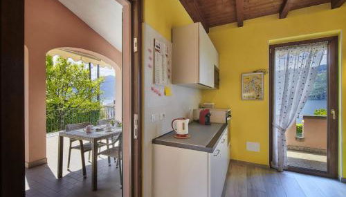 CASA DELLA MUSICA APARTMENT lake view and garden - Foto 4, Garden view