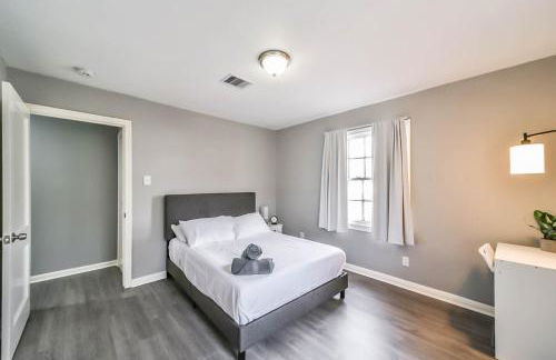 Comfy 5BR Holiday Home with Hot Tub, 10min from NGR Stadium - Foto 17