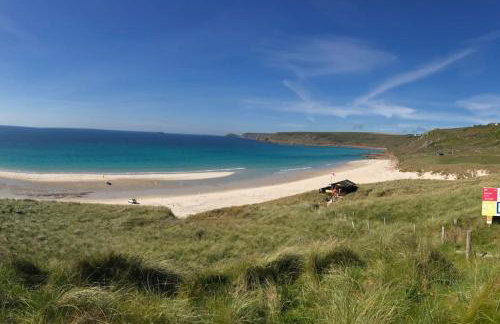 Sennen Cove, The Hedgerows, near 14 beaches, - Photo 28