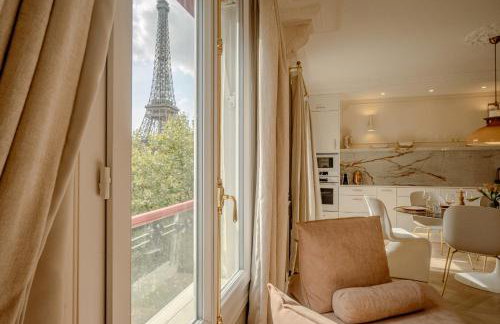 Apartment with Eiffel Tower view - Photo 1