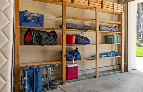 Gorgeous Santa Cruz Villa - Modern Beachside Paradise with NEW Hot Tub & Fast Wi-Fi - Foto 42