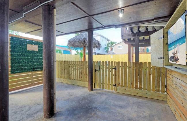 Private Pool, Yard, Deck, by the Nature Preserve! Tipsy Flipper by Avantstay - Photo 82