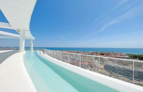 Global Properties, Apartamento con terraza y vistas a la piscina en Gran Canet - Photo 49