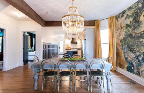 Bourbon Suites -Foodies -Bourbon -2 Living Rooms - Foto 2