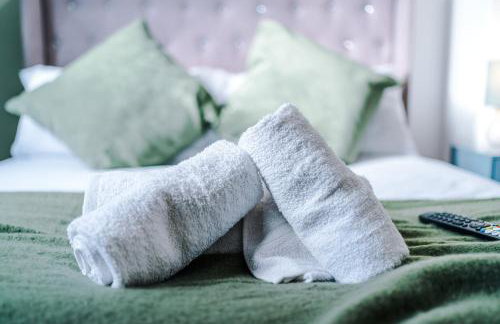 The Lyme Lounge - Contemporary & Stylish 3BR Home - Sleeps 7 with Parking & Wi-Fi - Perfect For Business or Work Stays - By Parydise Properties - Foto 7