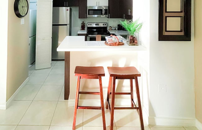 City View New Kingston Apartment w/ Pool - Foto 12