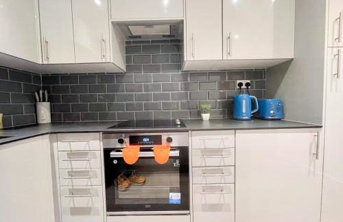 Cozy Studio Flat with FREE WiFi in Islington near Upper Street, Highbury & Angel Station by NourNest Apartments - Foto 13