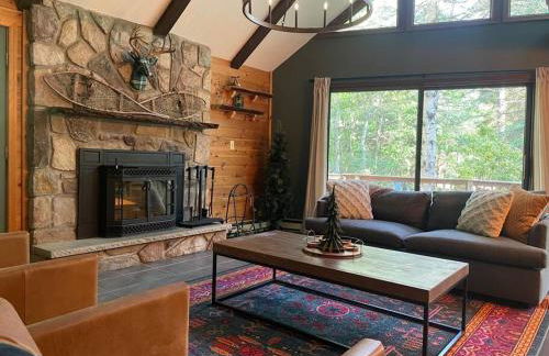 Luxe Lake Harmony Home, Game Room, Firepit, Deck - Foto 30