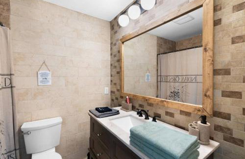 The Corniest Property in Texas ♥ 4 BR ♥ 1/4 Acre ♥ - Foto 35