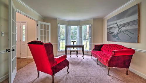 Pet-Friendly Suburban Escape with Deck and Grill! - Foto 5