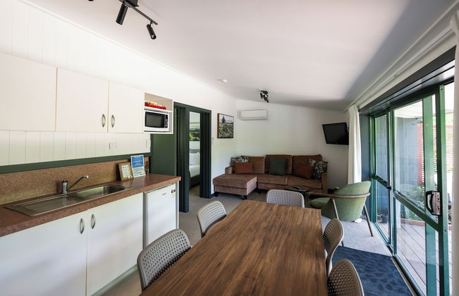 Opal Hot Springs & Holiday Park - Photo 21