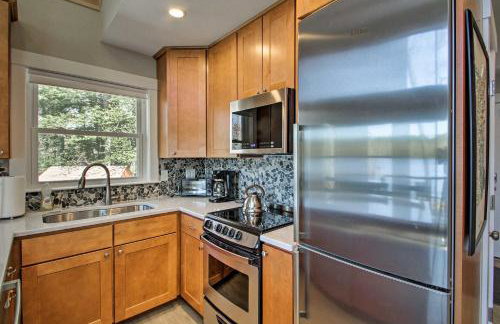 Lakefront Meredith Home: Private Beach & Fire Pit! - Foto 10