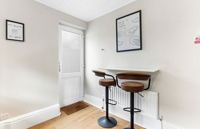 St Georges Apartment- North East Escapes - Photo 14