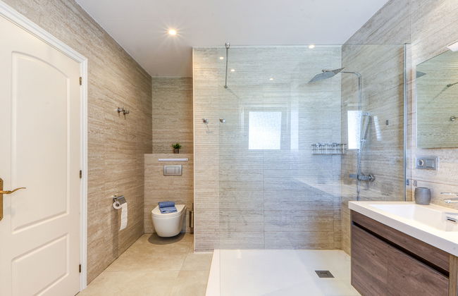 4 bedroom House in Castelló d'Empúries with private pool and garden - Photo 23