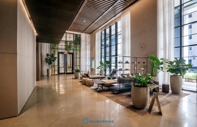 Apartment in New Luxury Condo in Downtown - Photo 3