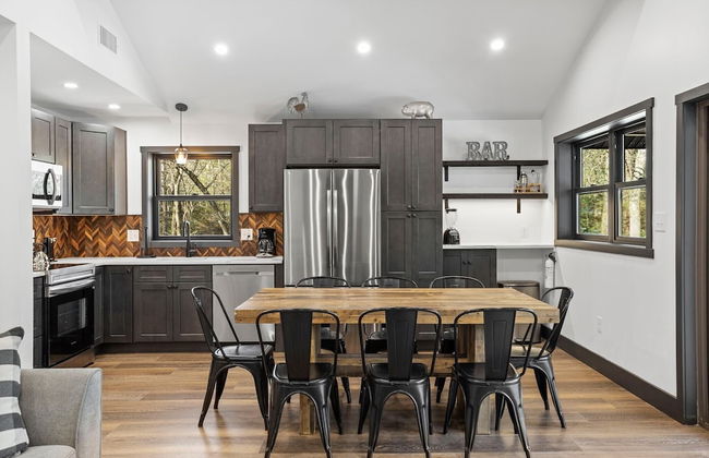 The Breck by Avantstay Modern 6bdr Cabin w/ Hot Tub & Game Room - Foto 9