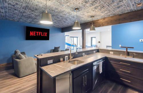 Lux Riverfront Retreat- Hot Tub, Game Room, Views! - Photo 38