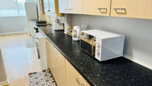 Professional 4BR House - Lace Market, Uni, QMC, City Centre & M1 - Sleeps 8 - Foto 4, toaster