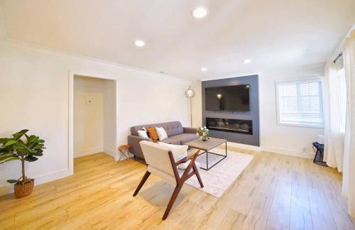 Marbella Lane - Vibrant 4BR RWC Ldry - Foto 8