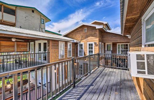 Guadalupe Riverfront Studio w/ Private Balcony - Foto 14