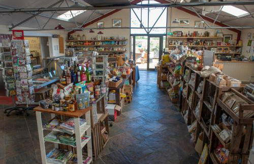 1 Bed Shepherds Hut - Sleeps 2 -wood Fired Hot Tub - Foto 21