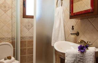 Saridakis Villa, Multi-Generational Escape & Pool, By ThinkVilla - Foto 45