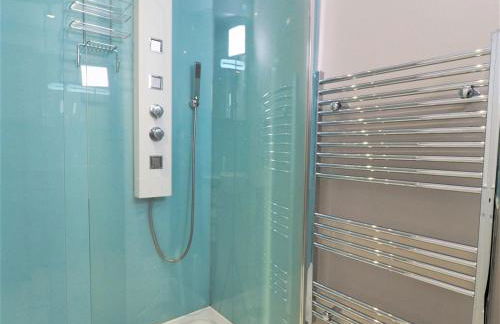 Contemporary Boutique 4 Sleeper Eton High Street - Pass the Keys - Foto 13