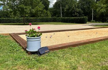 Luxury 3 Bed Home with Heated Swimming Pool Air Con and Boules Pitch - Foto 2