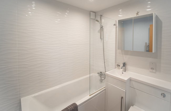 Stunning 2 bed Seaside Apartment With Sea Views - Foto 46