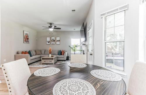 Country Haven - Hot Tub & Pool! Game Room, King Beds, Mins 2 dwtn - Foto 17