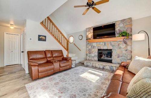 Roscommon Retreat with Deck about 1 Mile to Higgins Lake - Foto 6