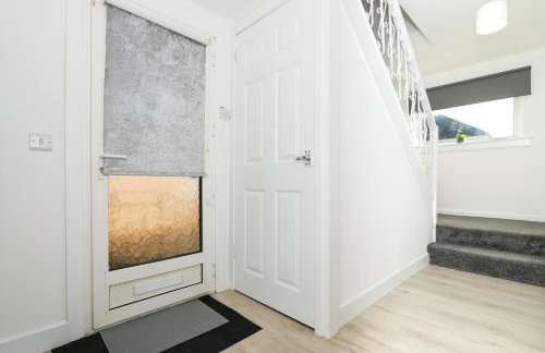 4Bed-House-2Bath-Free Parking-by Holiday Homes - Foto 5