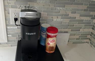 Modern 2BR and Office Near NYC With Parking - Sleeps 6 - Foto 17