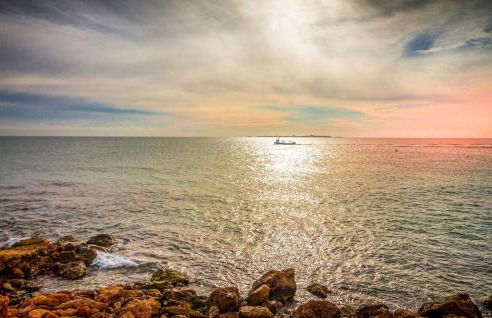 SEA VIEW, walking distance! Refurbished 2 bed, modern. 20 min. from Alicante Airport - Foto 18