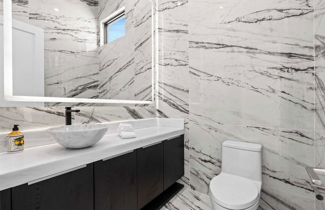 Sleeps 20 Pool, Hot Tub, & Pickleball Stay in Indio Bravo Villa #9 - Foto 48